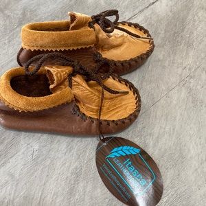 Itasca Leather Moccasins